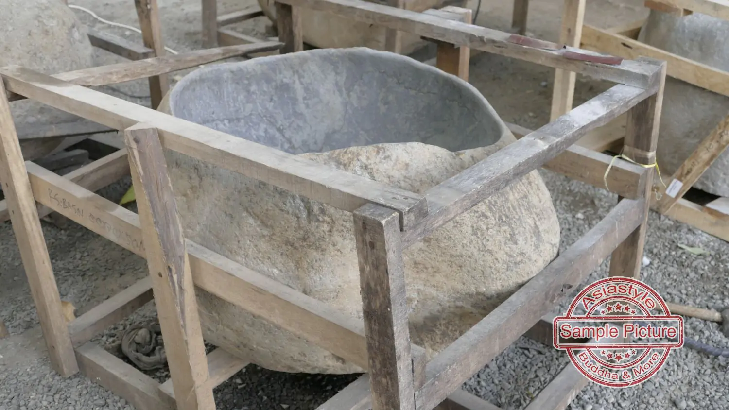  Product image 4 of the product “Basin from Riverstone, Natural surface, polished inside. Dia approx 70-75. Height 46-50 ”